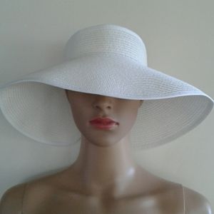 NWOT Adjustable straw sun visor